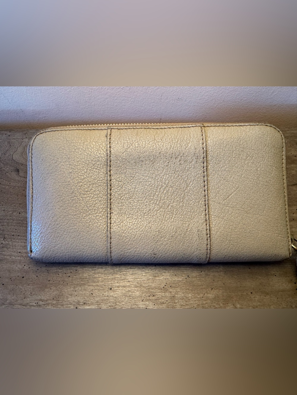 Burberry Cream Continental Leather Zip Wallet with Gold Plaque. - Picture 4 of 16